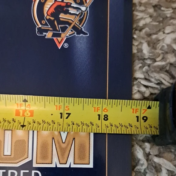 Edmonton Oilers Locker Room Sign - Picture 4 of 5